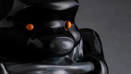 Cink x Jeesaya Sculpture "Tatpooh BLK Kuro Gallery" by Jee Saya - 41cm/16in